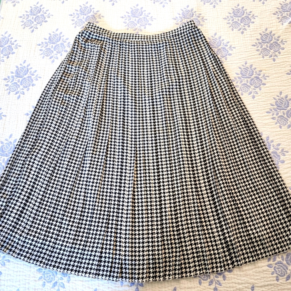 J. Crew Houndstooth Pleated Skirt